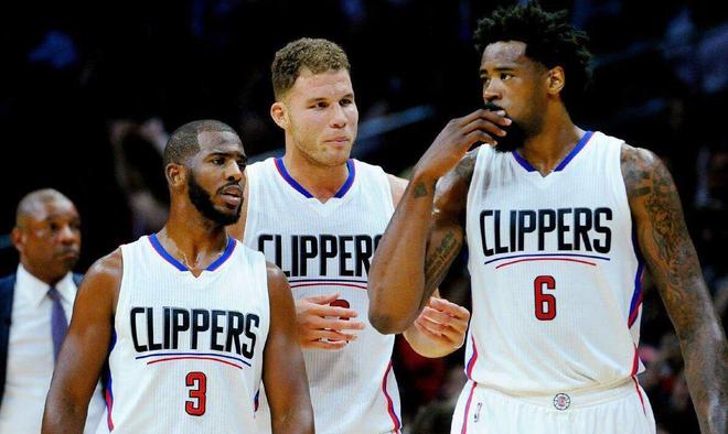 莱万：职业生涯已接近尾声，我想在体育和情感方面享受当下（莱万：生涯步入尾声，我希望在竞技与情感上好好享受当下）