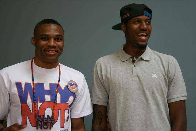 很明显，哈维＞哈维阿隆索[祈祷][good] 拉...（显而易见：哈维比哈维阿隆索更强[祈祷][good]...）