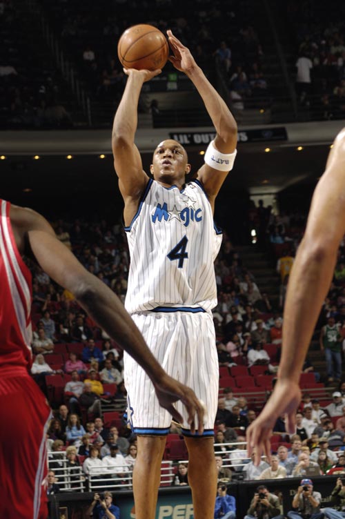 记者：维尼修斯续约谈判失败，皇马设定1.5亿欧初始转会费（记者称维尼修斯续约告吹，皇马开出1.5亿欧起步价）