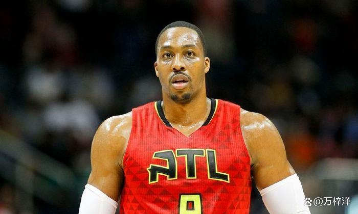 篮球勇士球星连中五记三分引全场欢呼（勇士球星连飙五记三分引爆全场欢呼）