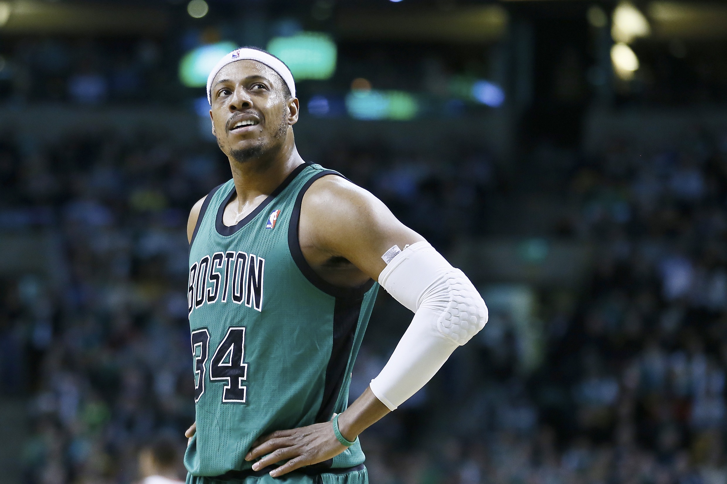 TA：皇马寻求引进后卫和中场；他们愿听取对罗德里戈的报价（TA：皇马计划补强后防与中场，愿倾听罗德里戈报价）