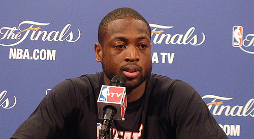 日职联战报：莱奥、知念庆破门，鹿岛鹿角2-1横滨FC（J联赛战报：莱奥、知念庆建功，鹿岛鹿角2-1力克横滨FC）