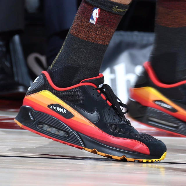 天空：鉴于凯尔凯兹未达预期，利物浦可能重新与罗伯逊谈续约（天空体育：凯尔凯兹不达预期，利物浦或重启与罗伯逊的续约谈判）